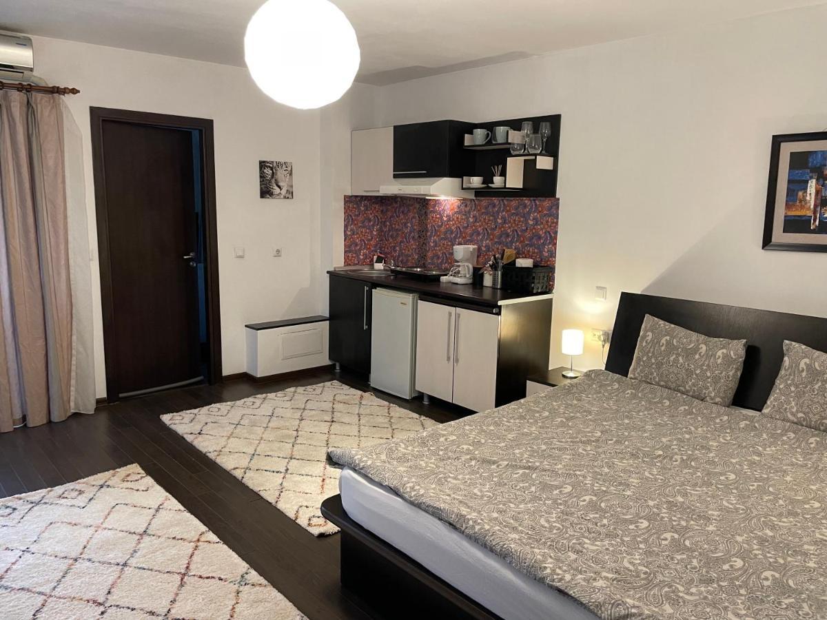 L'Atelier - Relax And Enjoy Your Stay Iasi Exteriör bild